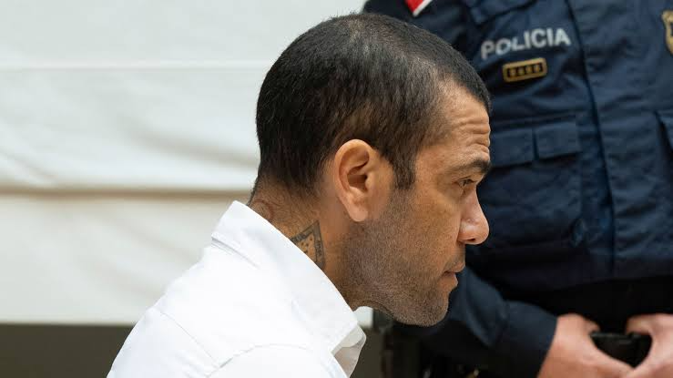 Neymar's Father Pays Dani Alves' €1m Bail for Release from Prison